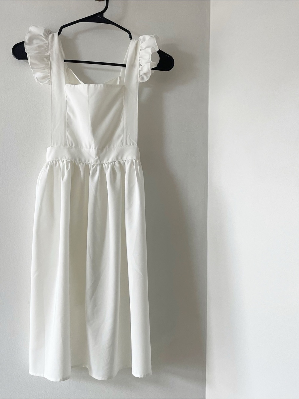 Vintage White Ruffle Sleeve Pinafore Apron | 9/10 Year